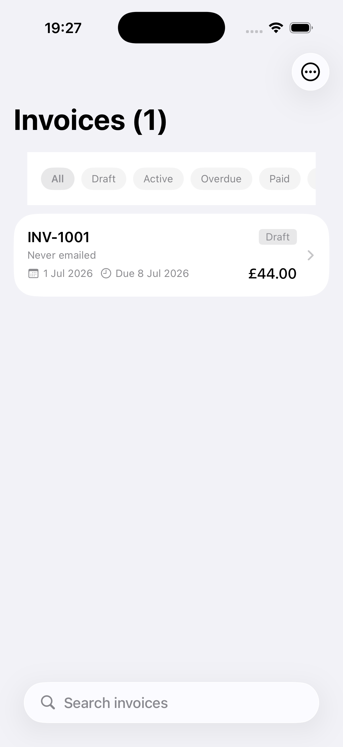 Example data: fictional invoices and payment statuses in the current Surehand iPhone app